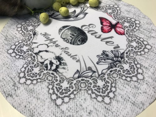 Okrągła serwetka wielkanocna o średnicy 25 cm – widok całości