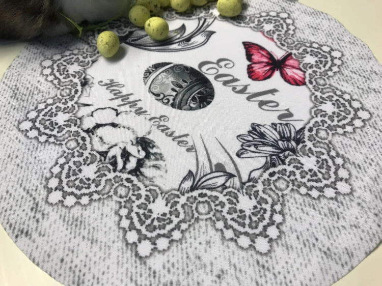 Okrągła serwetka wielkanocna o średnicy 25 cm – widok całości