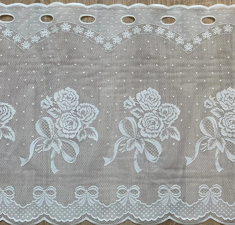 Zazdrostka Dia Lace biała C-450 róże z kokardami 40 cm – zbliżenie wzoru