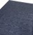 Granatowy obrus plamoodporny we wzór drewna 160 × 160 cm – widok na stole