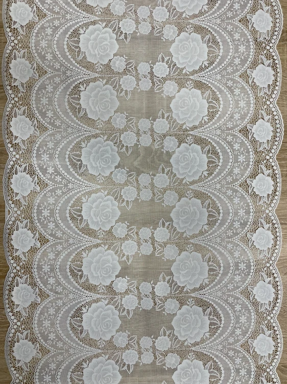 Koronka Dia Lace biała L-512 eleganckie róże i ornamenty – widok z góry