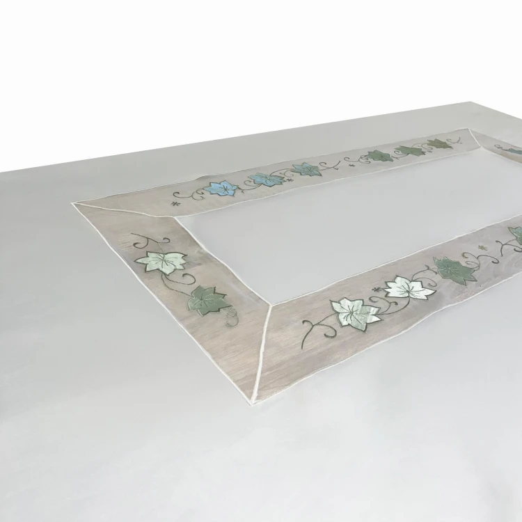 Obrus haftowany zielone liście 130x180 – drugi widok