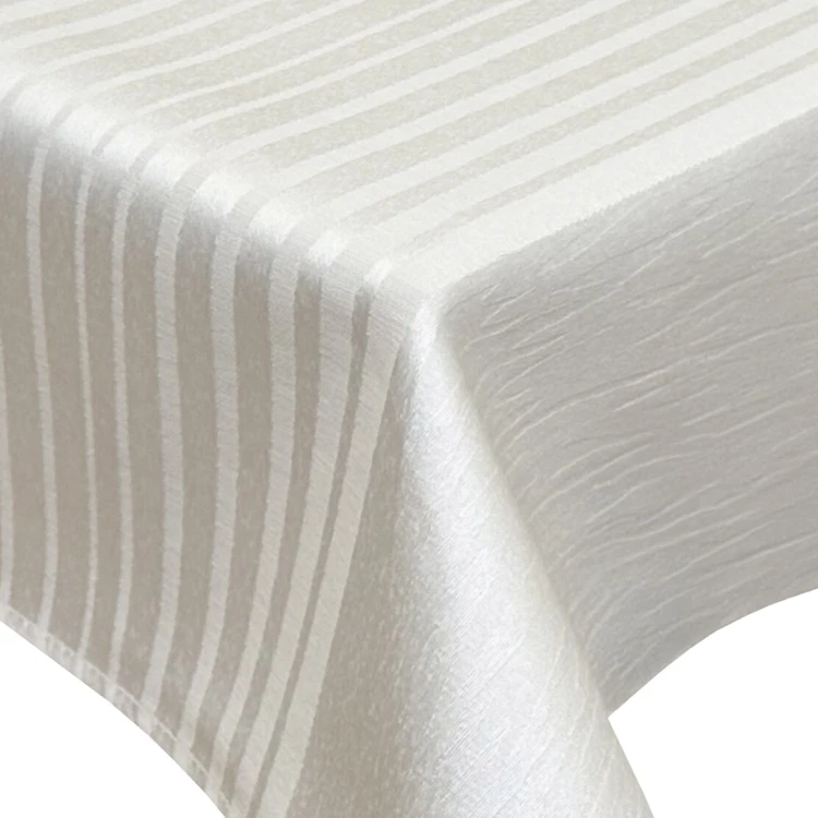 Biały obrus dekoracyjny ORIENT 80 × 80 cm w pasy – zbliżenie wzoru i tkaniny