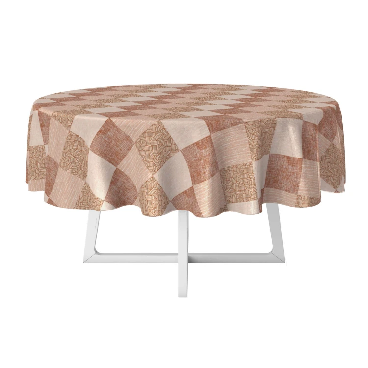 Obrus z ceraty KOŁO krata patchwork brąz beż – widok obrusu na stole