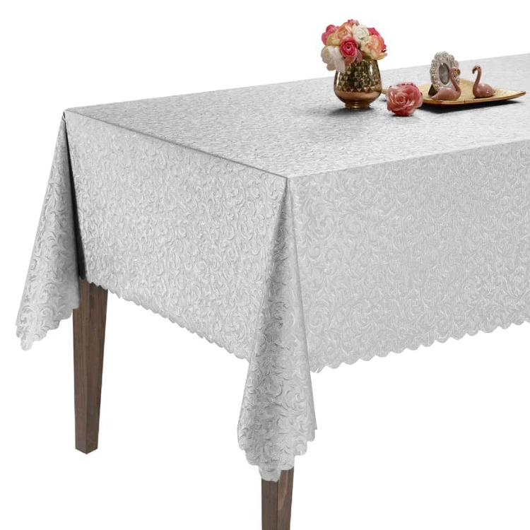 Cerata w rolce FLO-3032-11 srebrzyste kwiatowe ornamenty – aranżacja stołu