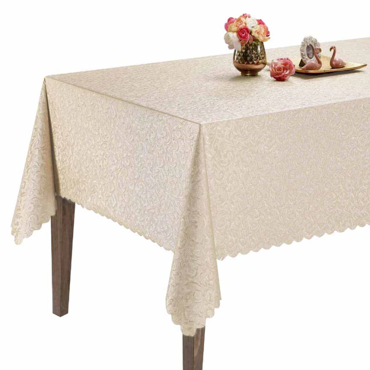 Cerata w rolce beżowa FLO-3032-08 subtelne kwiatowe ornamenty – aranżacja stołu