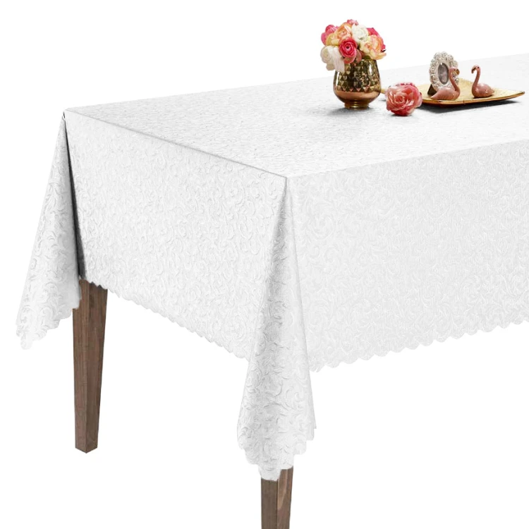 Cerata w rolce biała FLO-3032-01 subtelne kwiatowe ornamenty – aranżacja stołu