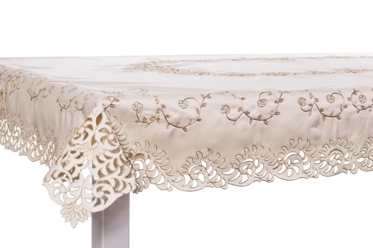 Obrus haftowany LUX F5-1247 – widok całości