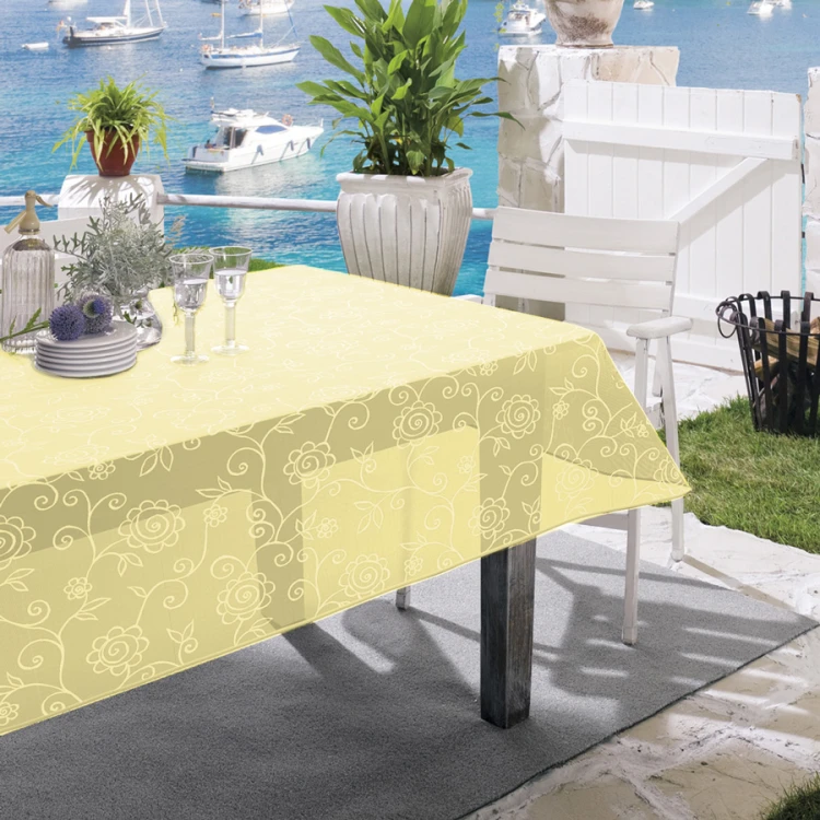 Obrus ogrodowy CAPRI, ecru – aranżacja na stole ogrodowym